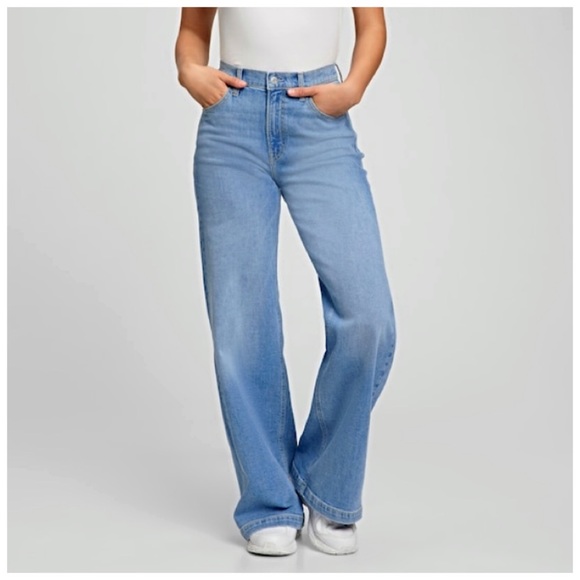 ❤️ GAP High-Stride Jeans Slouchy Flattering Fit ”A Whole Lot of Easy!”NWT’S-$80 - Picture 2 of 6